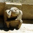 Lasvaux : modillon du clocher-mur
