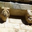 Lasvaux : modillons du clocher-mur